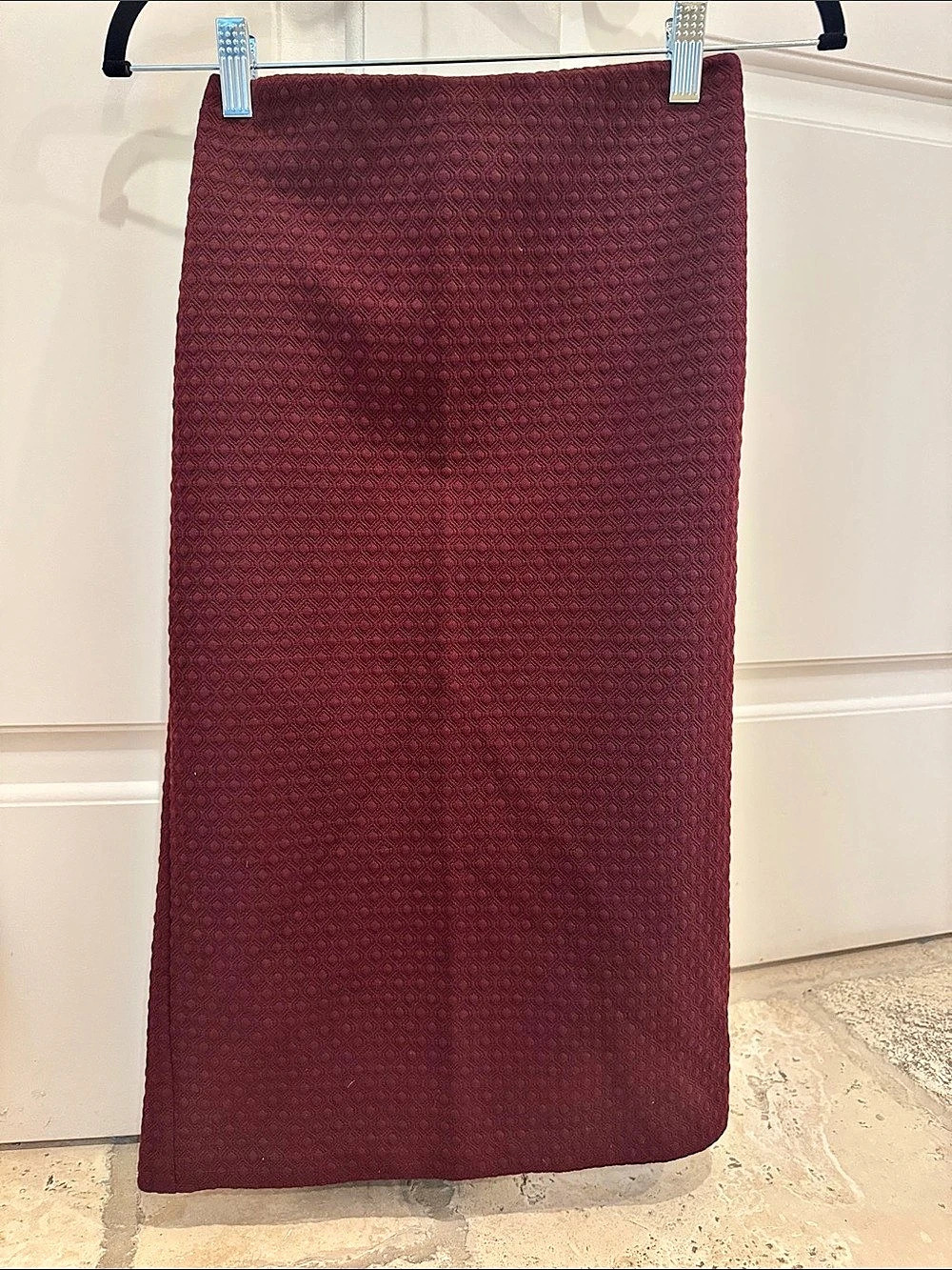 LOFT Midi Pencil Skirt in Burgundy Size Medium Like New